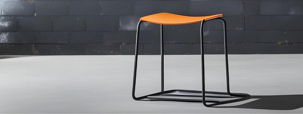 What Should Be Considered When Choosing Metal Stools and Their Sizes?